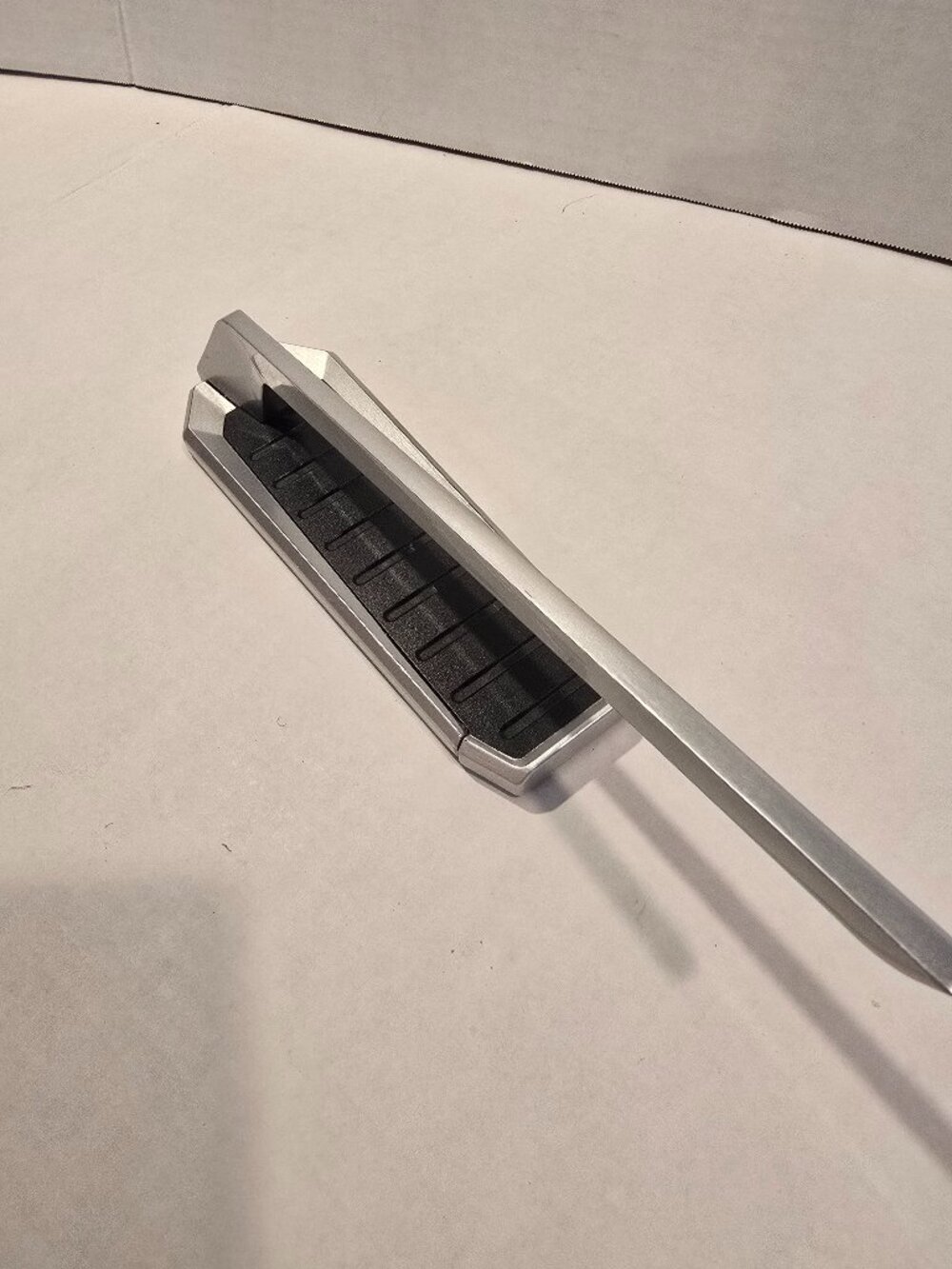 Star Wars Galaxy's Edge Lightsaber Display Stand Silver Toned Black Ribbed Case